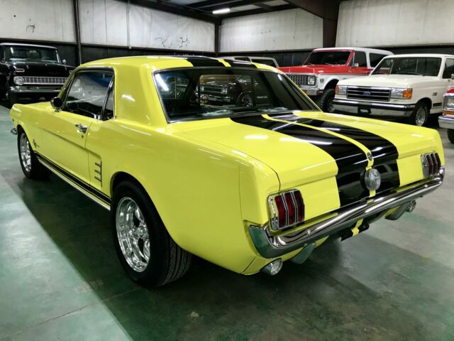 Ford Mustang 1966 image number 2