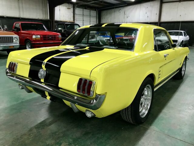 Ford Mustang 1966 image number 28