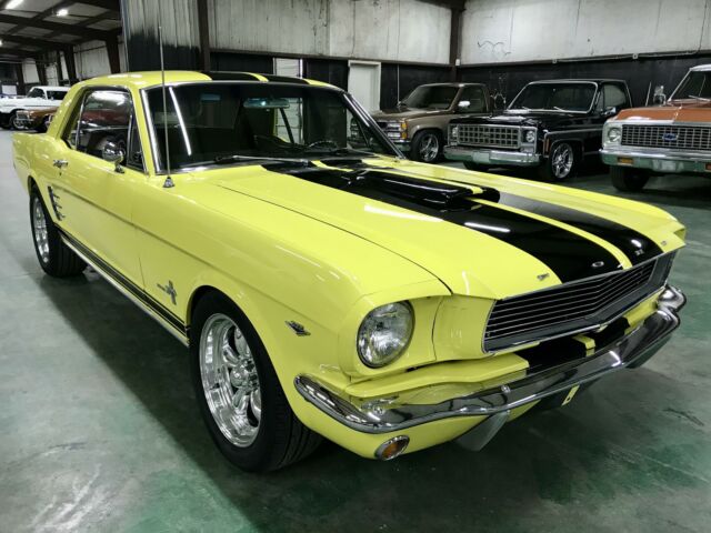 Ford Mustang 1966 image number 30