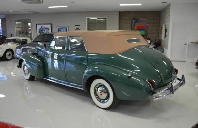 Cadillac Series 62 Convertible Sedan 1940 image number 11