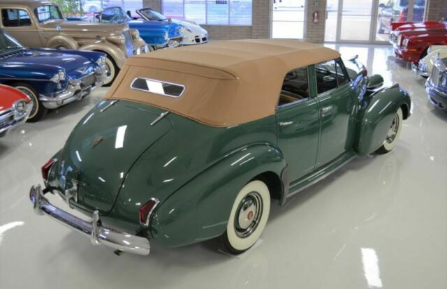 Cadillac Series 62 Convertible Sedan 1940 image number 38