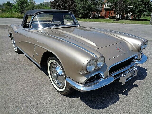 Chevrolet Corvette 1962 image number 2