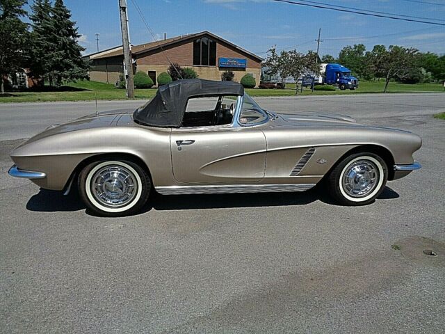 Chevrolet Corvette 1962 image number 27