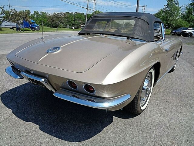 Chevrolet Corvette 1962 image number 29