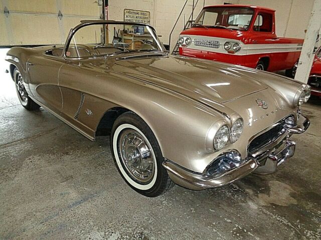 Chevrolet Corvette 1962 image number 45