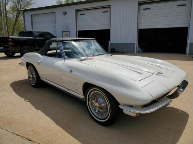 Chevrolet Corvette 1964 image number 28