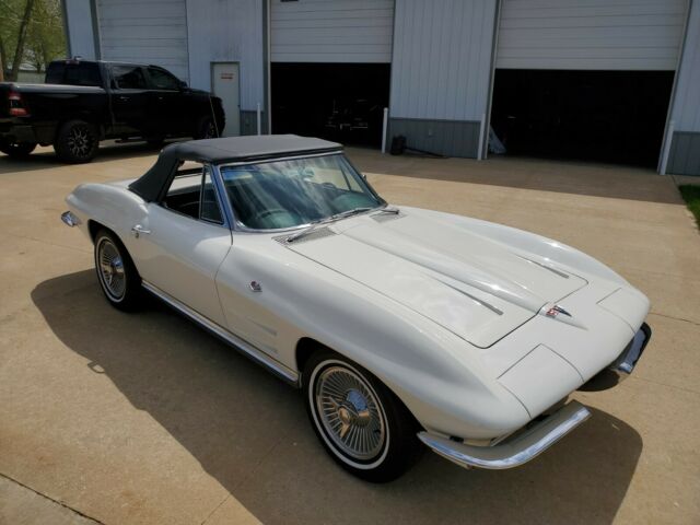 Chevrolet Corvette 1964 image number 29