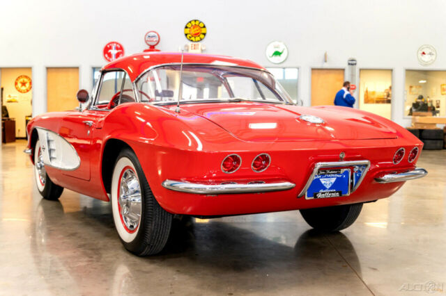 Chevrolet Corvette 1961 image number 2