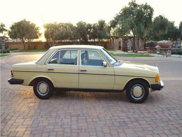 Mercedes-Benz 300-Series 1977 image number 5