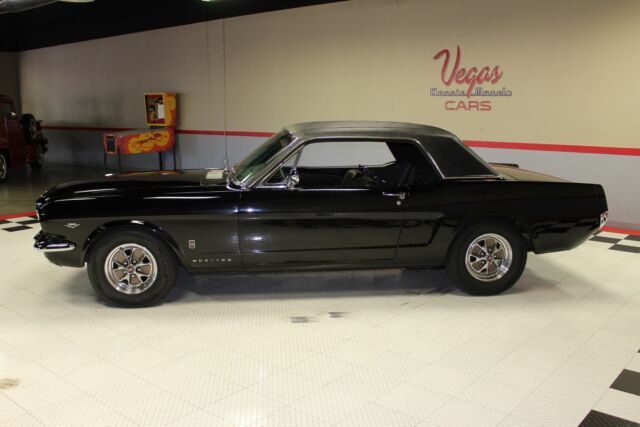 Ford Mustang 1965 image number 9