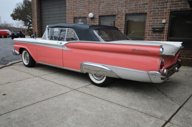 Ford Galaxie 1959 image number 2