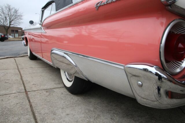 Ford Galaxie 1959 image number 27