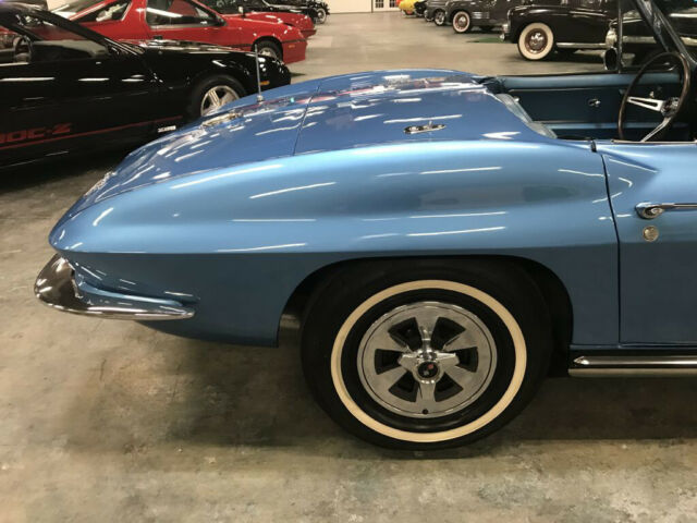 Chevrolet Corvette 1965 image number 16