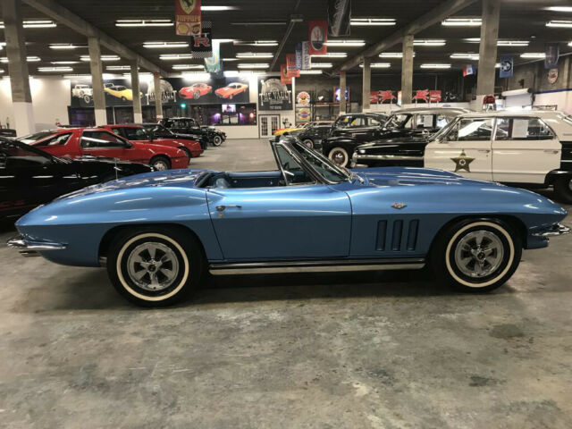 Chevrolet Corvette 1965 image number 29