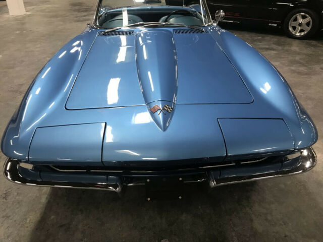 Chevrolet Corvette 1965 image number 32