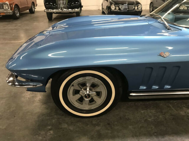 Chevrolet Corvette 1965 image number 34