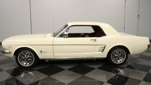 Ford Mustang 1966 image number 31