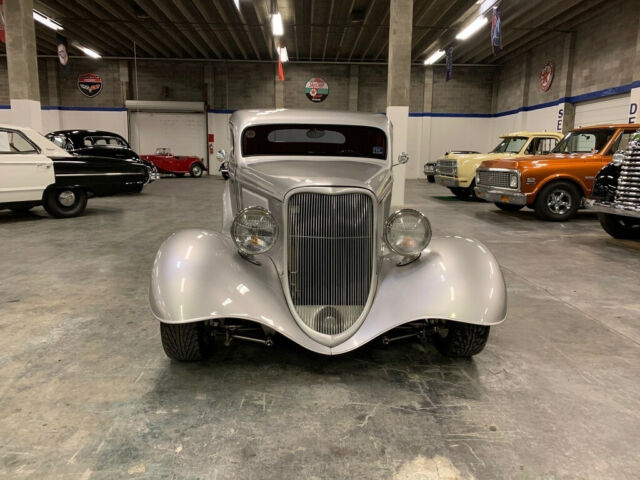 Ford CUSTOM COUPE 1933 image number 2