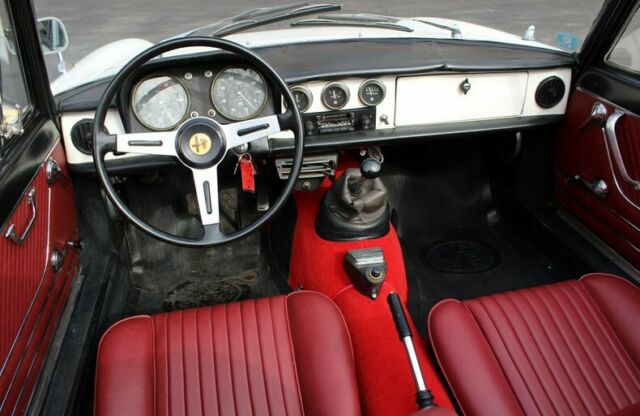 Alfa Romeo Duetto 1967 image number 2