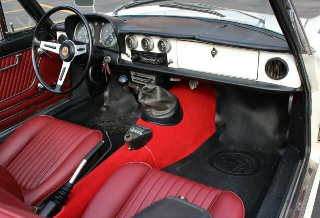 Alfa Romeo Duetto 1967 image number 27