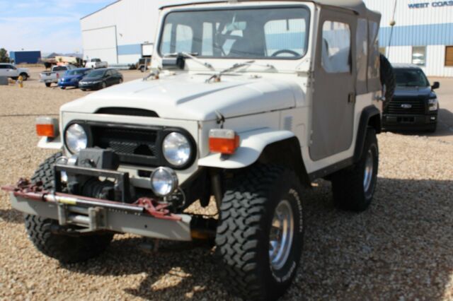 Toyota Land Cruiser 1976 image number 0