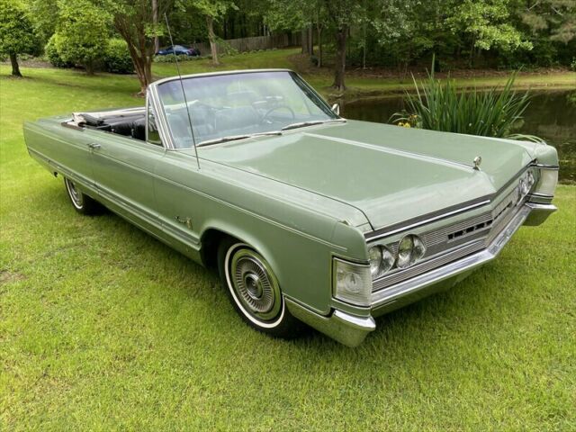 Chrysler Imperial 1967 image number 2