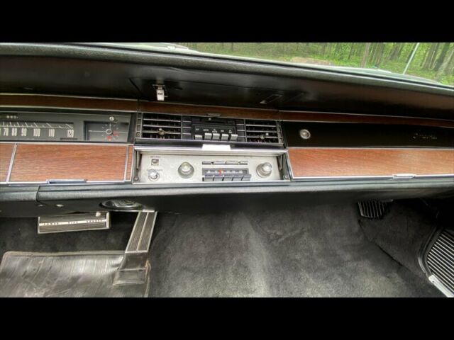 Chrysler Imperial 1967 image number 45