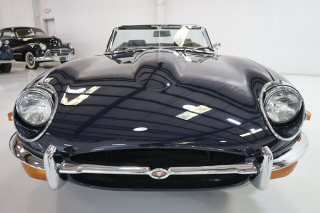 Jaguar E-Type 1969 image number 1