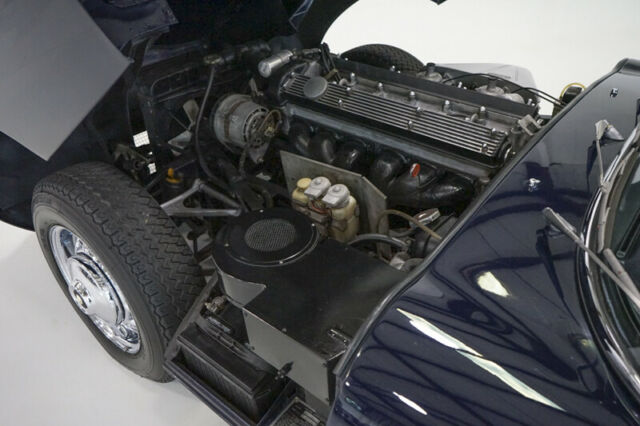 Jaguar E-Type 1969 image number 20