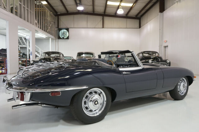 Jaguar E-Type 1969 image number 27