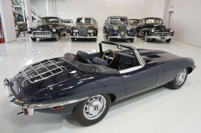 Jaguar E-Type 1969 image number 32