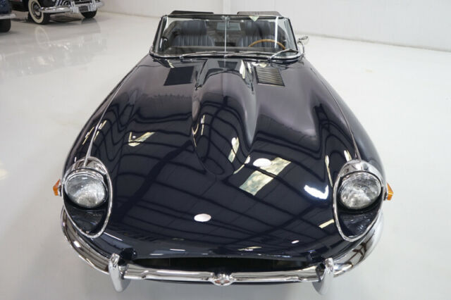 Jaguar E-Type 1969 image number 33