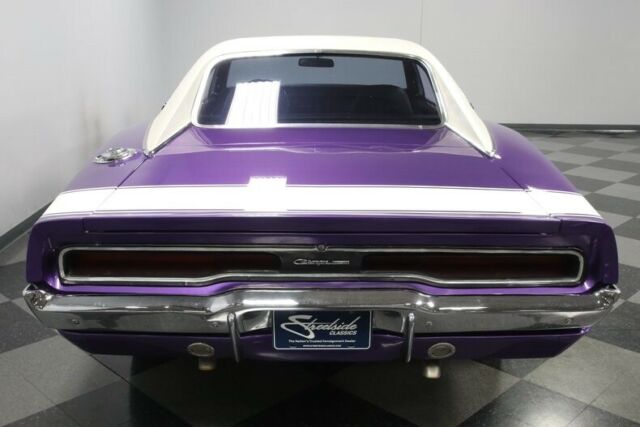 Dodge Charger 1970 image number 10