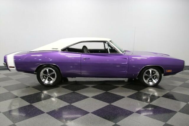 Dodge Charger 1970 image number 14