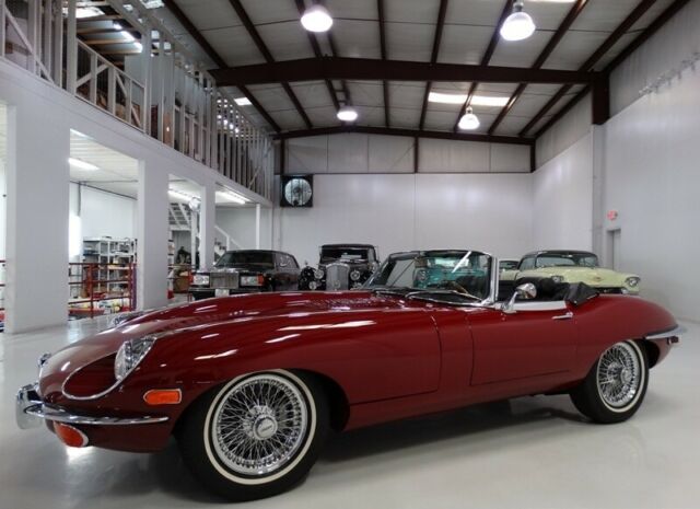 Jaguar E-Type 1970 image number 0