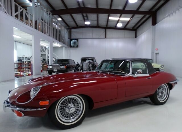 Jaguar E-Type 1970 image number 12