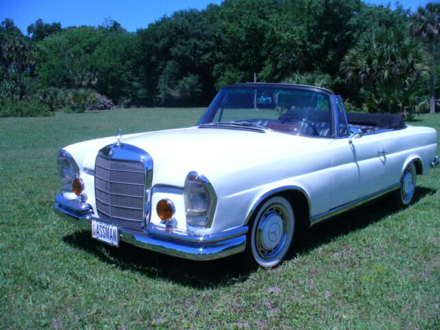 Mercedes-Benz 200-Series 1963 image number 1