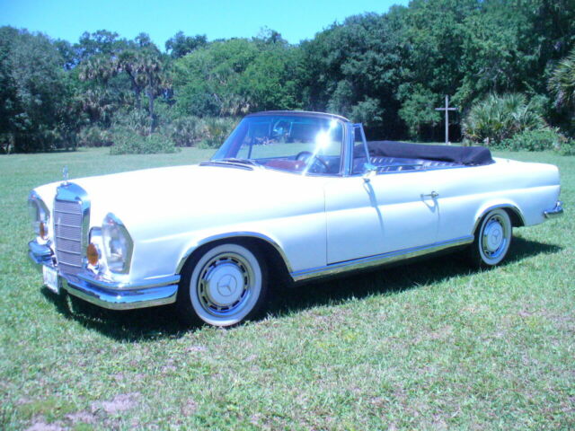 Mercedes-Benz 200-Series 1963 image number 28