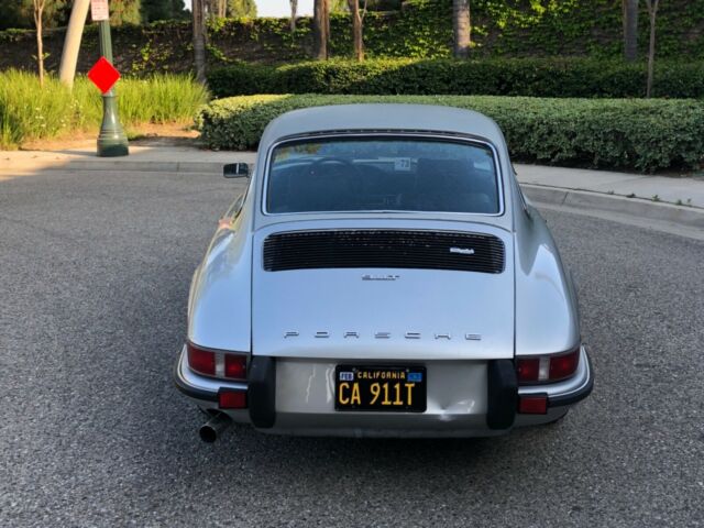 Porsche 911 1973 image number 2