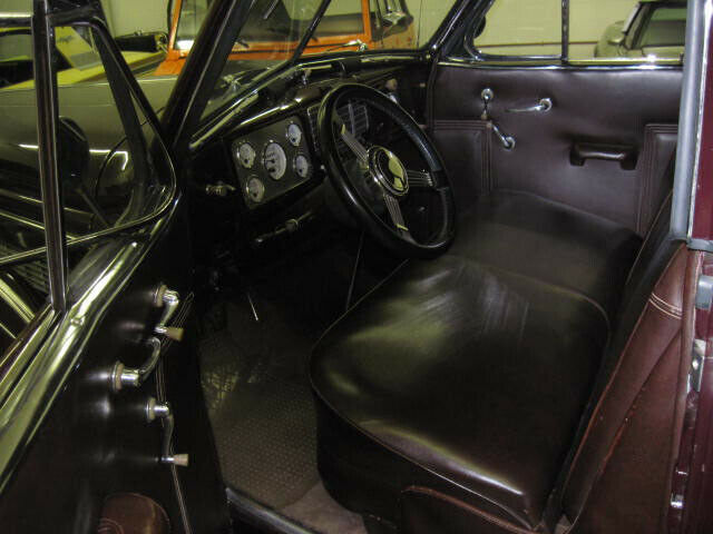 Buick 4 door 1937 image number 3