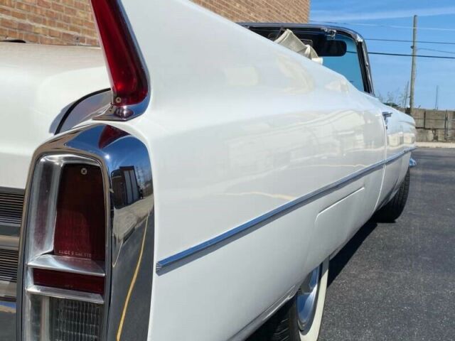 Cadillac DeVille 1963 image number 17