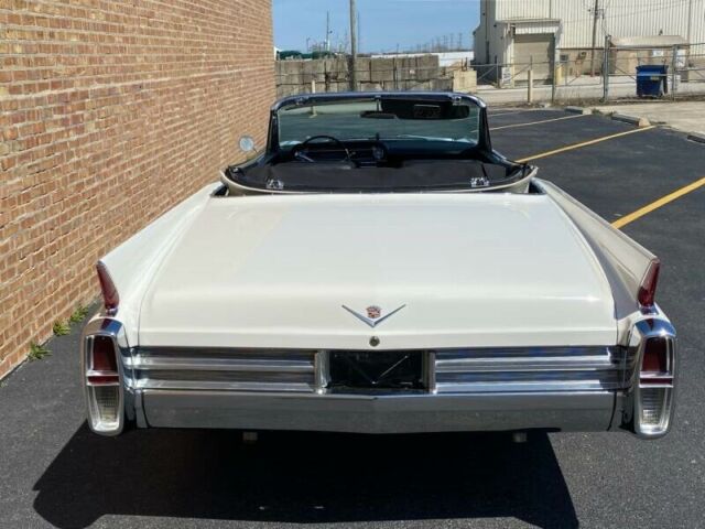 Cadillac DeVille 1963 image number 18