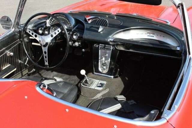 Chevrolet Corvette 1962 image number 3