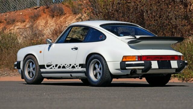 Porsche 911 1975 image number 32