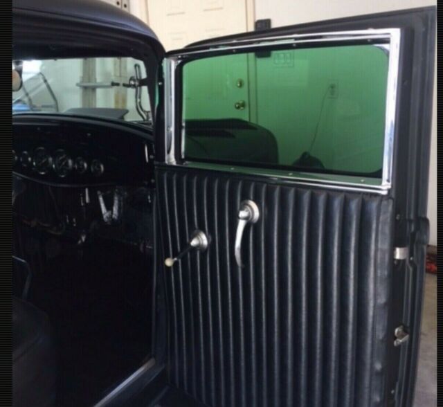 Ford 5 WINDOW COUPE 1932 image number 22