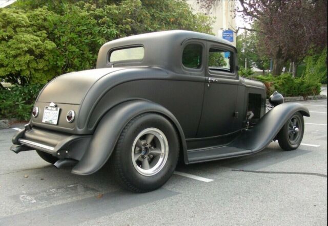 Ford 5 WINDOW COUPE 1932 image number 8