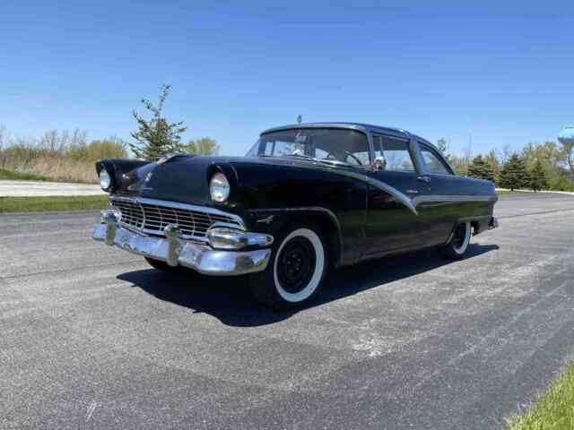 Ford Fairlane 1956 image number 0