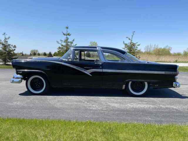 Ford Fairlane 1956 image number 1