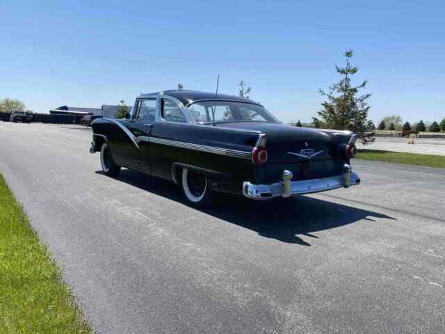 Ford Fairlane 1956 image number 2