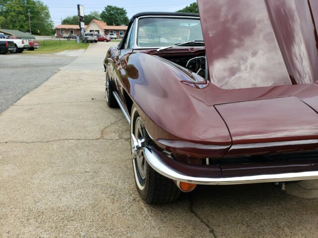 Chevrolet Corvette 1965 image number 27